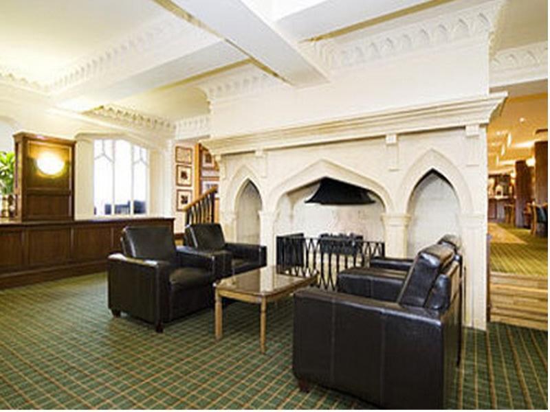 The Aberdeen Dyce Hotel Interno foto
