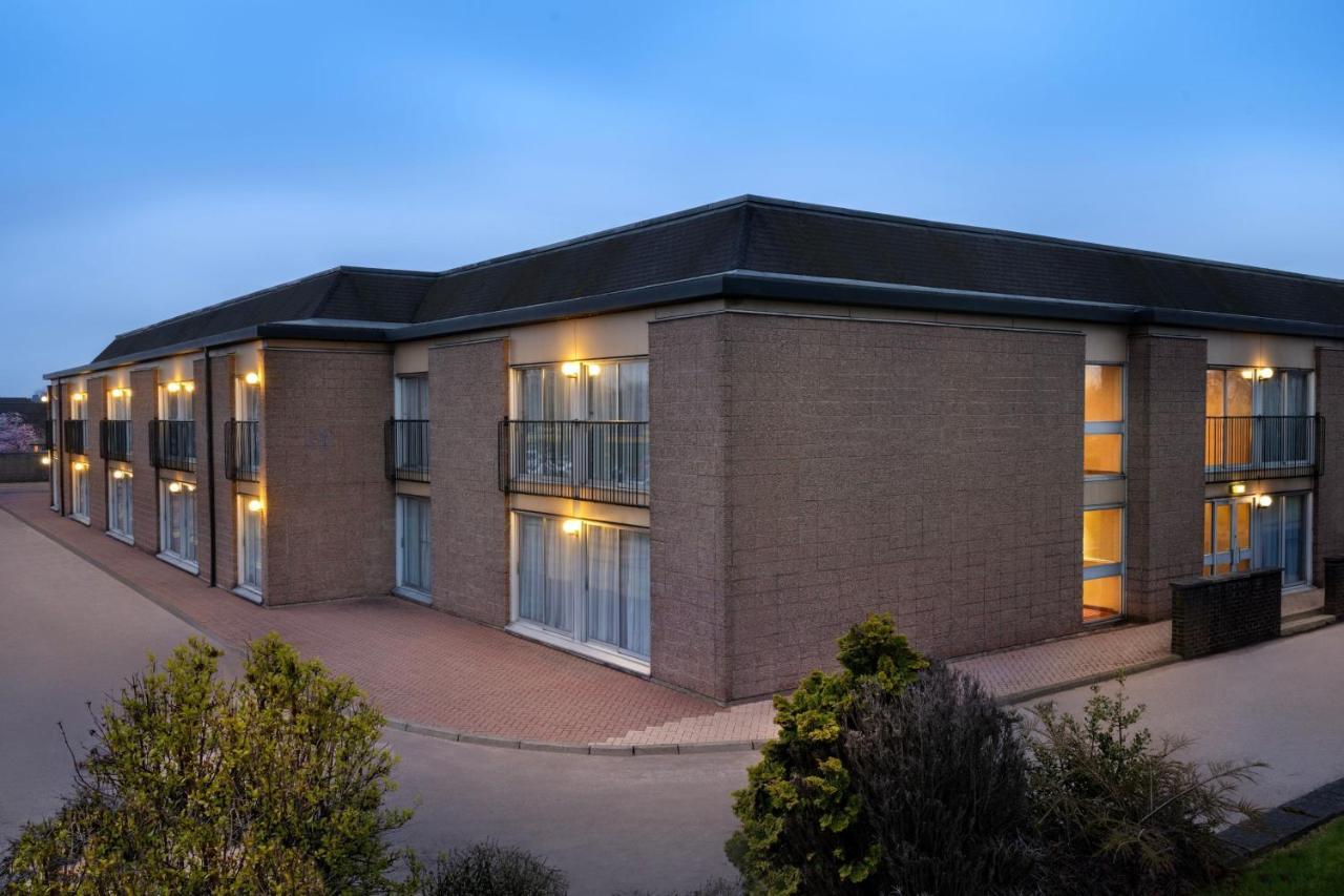 The Aberdeen Dyce Hotel Esterno foto