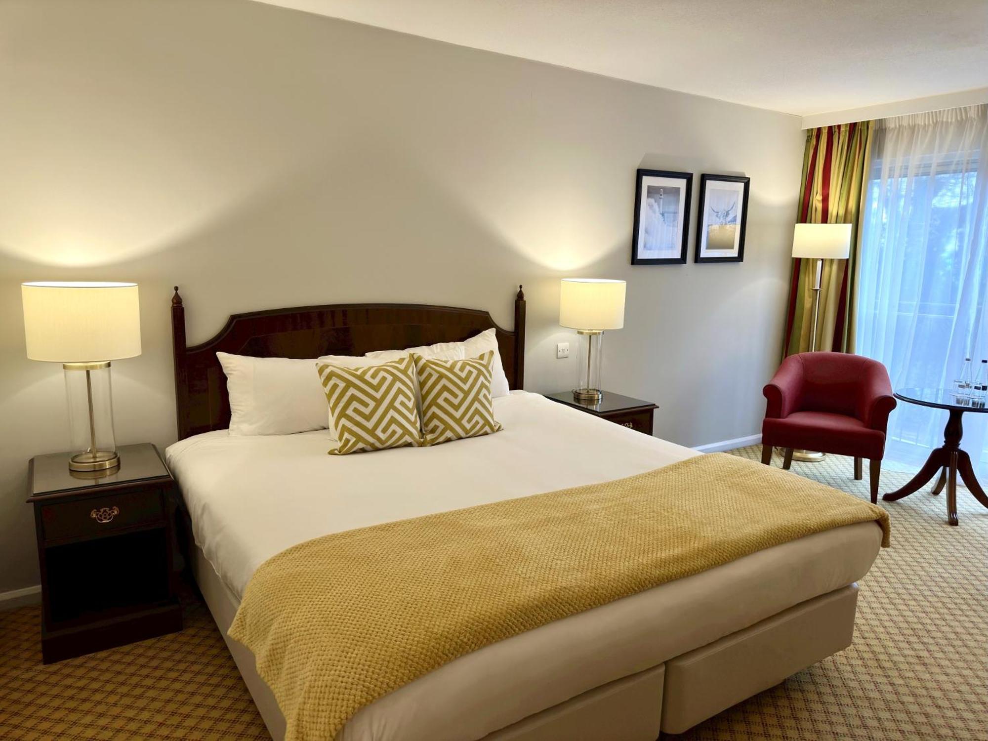 The Aberdeen Dyce Hotel Esterno foto