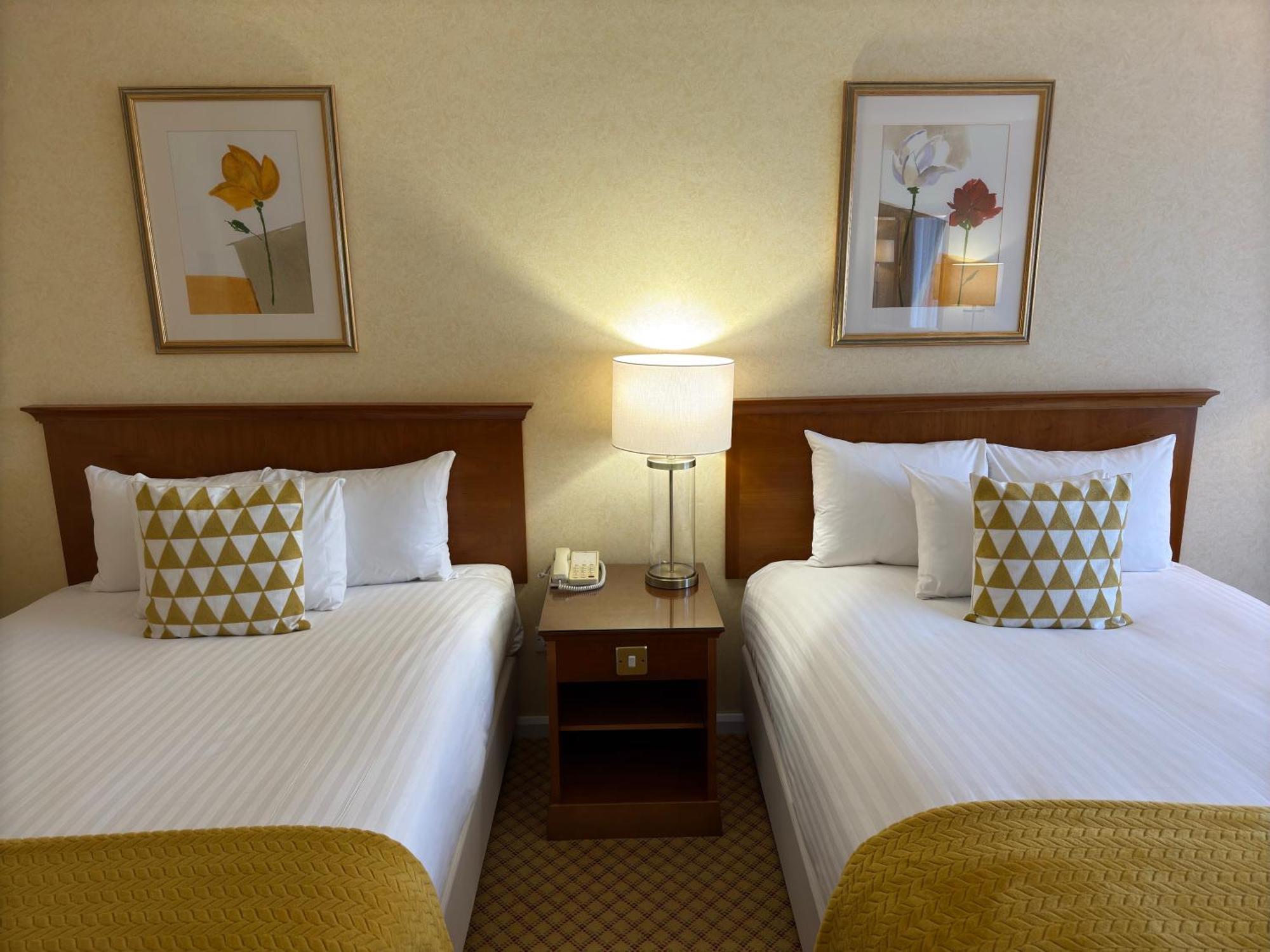 The Aberdeen Dyce Hotel Esterno foto