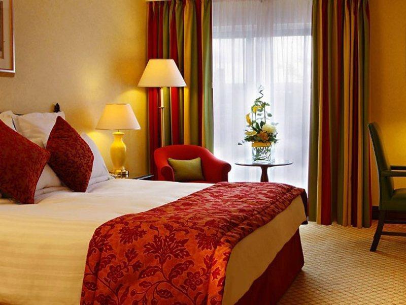 The Aberdeen Dyce Hotel Esterno foto